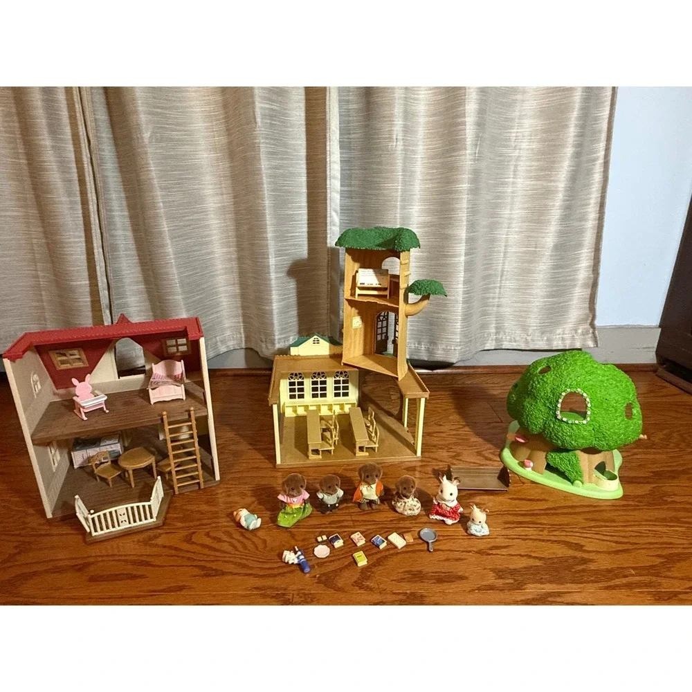 Sylvanian Families Calico Critters - 7 Critters, Country School, Red Cottage